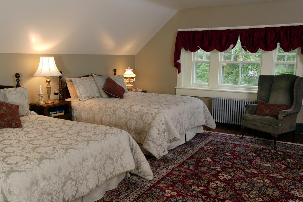Cameron Estate Inn Mount Joy Kültér fotó